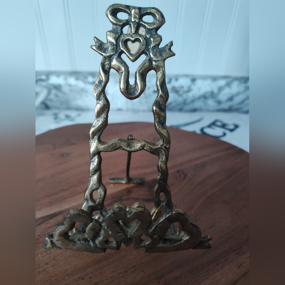 Vintage Brass Victorian Ornate Heart Picture Display Easel Stand 5.5" H x 3.5" W